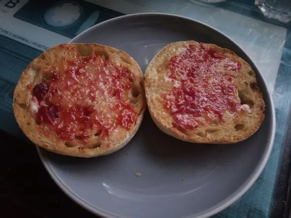 Muffins and raspberry jam