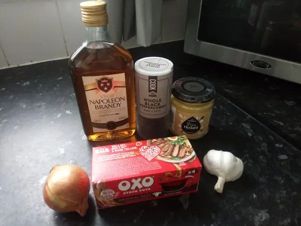 Peppercorn sauce ingredients